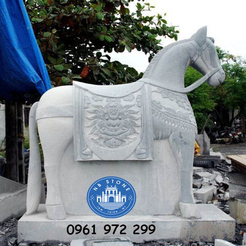 chiem nguong cac mau ngua lam tu da tu nhien