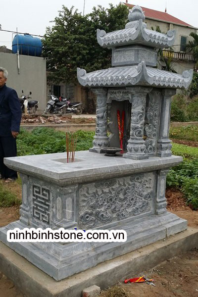 Mẫu mộ đá hai mái khắc rồng