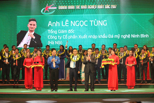 ceo hoang tung lot top 10 doanh nhan tre