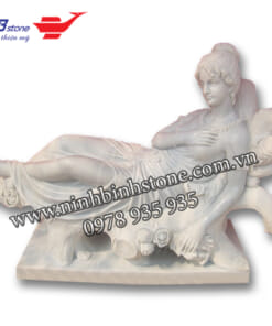 Tượng cô gái nằm trên gỗ NBS-TCG229