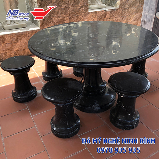 Bàn ghế đá granite đen