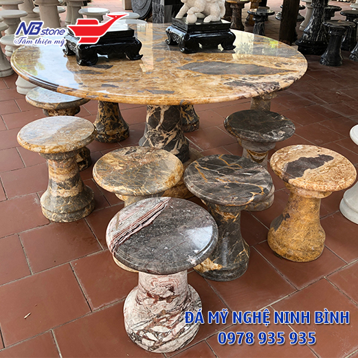 Bàn ghế đá granite vàng