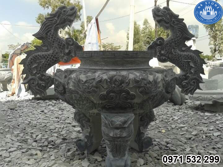 TOP 5 mẫu lư hương đá đẹp nhất Việt Nam