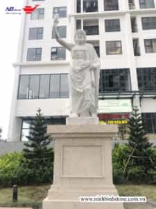 tuong-zeus-trong-bo-12-vi-hy-lap-bang-da-1