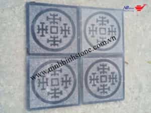 da-bam-dong-tien-co-xanh-den