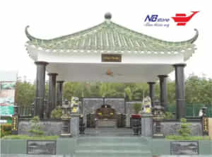 Kích thước cây hương ngoài trời thờ thần linh | Bàn thờ ngoài trời 27 Mẫu lăng mộ đẹp được kết hợp với nhiều chi tiết đá như linh vật, tranh đá, cuốn thư đá, câu đối khắc trên đá…