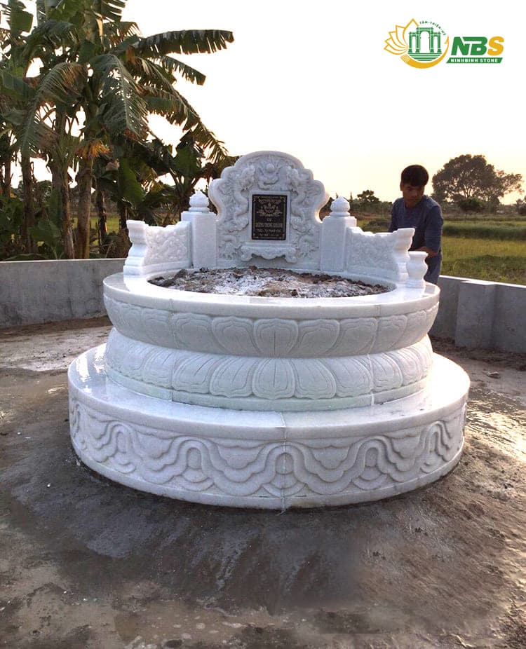 Kích thước cây hương ngoài trời thờ thần linh | Bàn thờ ngoài trời 35 Hình ảnh mộ đẹp: mẫu mộ đá tròn làm từ đá trắng tự nhiên nguyên khối