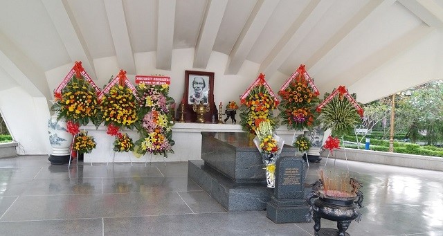 Mộ cụ Phó bảng