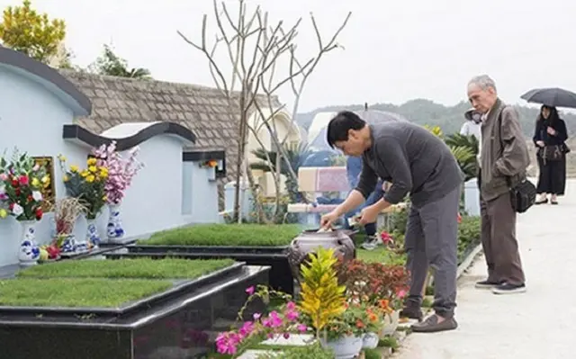 Có nên trồng hoa mười giờ trên mộ 