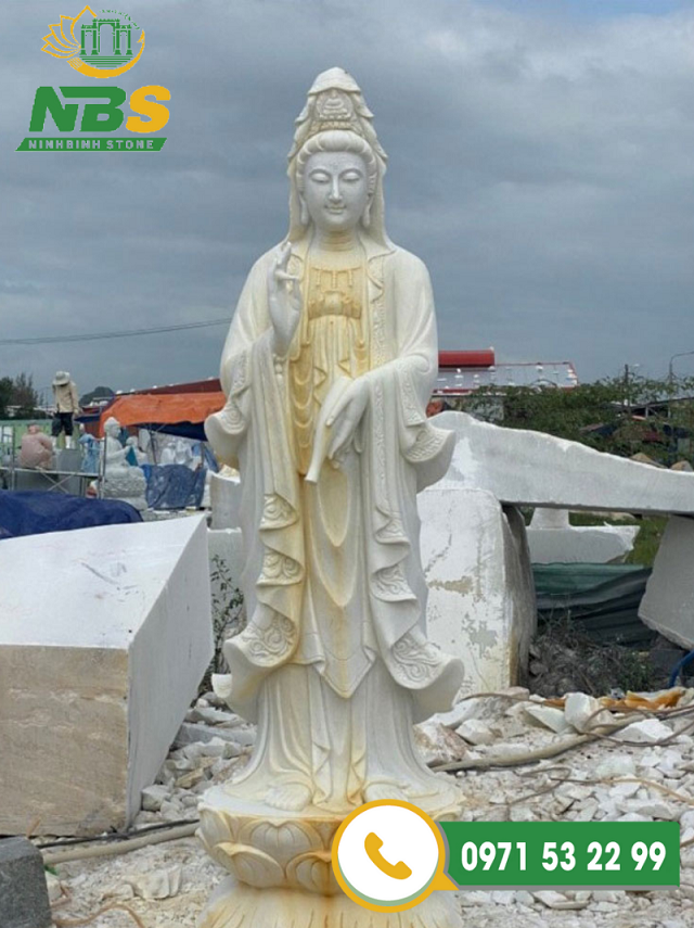 Thờ tượng Quan Âm nên đứng hay ngồi