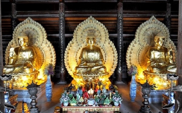 Thờ tượng Tam Thế Phật tại gia