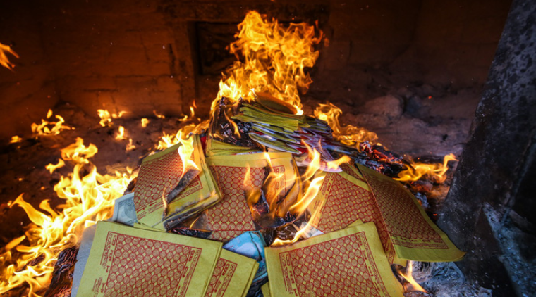 Tháng cô hồn là gì? những điều kiêng kỵ để tránh gặp xui xẻo trong tháng cô hồn