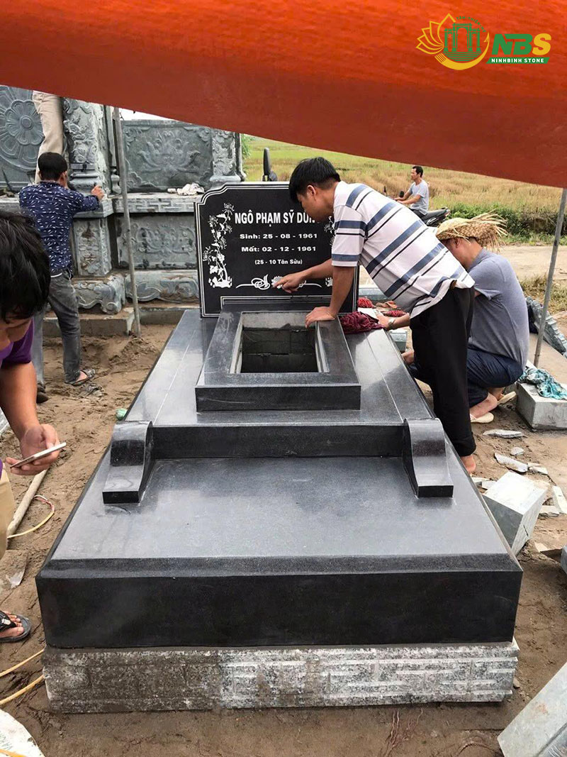 xây dựng lăng mộ đá