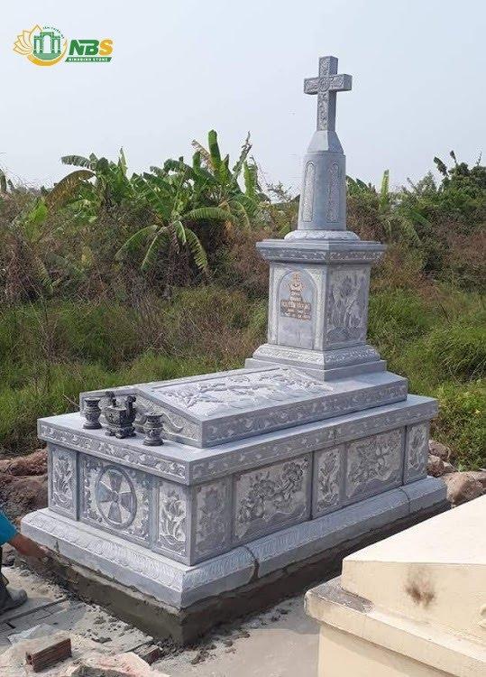 mộ đá công giáo